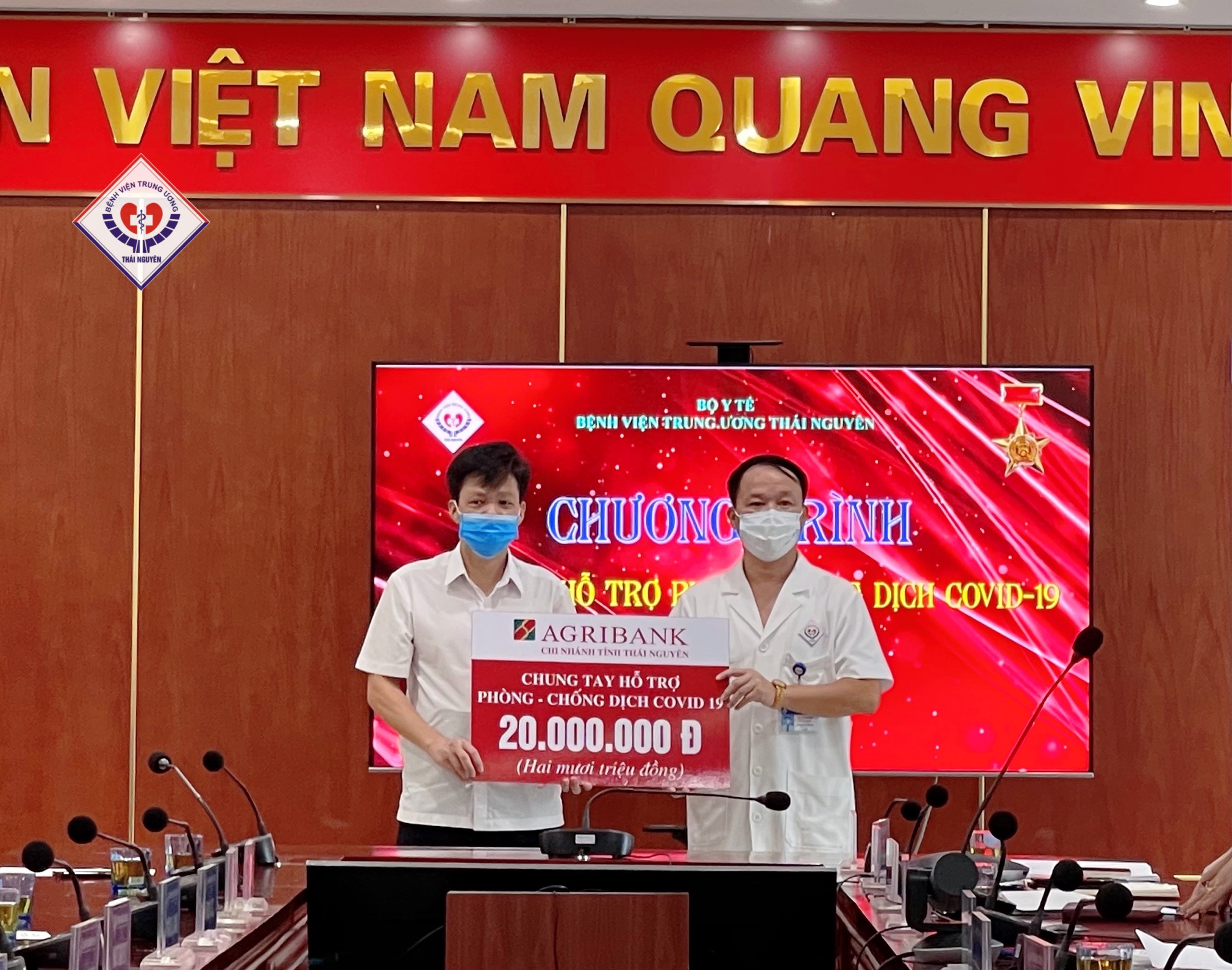 ĐỒNG HÀNH CÙNG LỰC LƯỢNG TUYẾN ĐẦU PHÒNG, CHỐNG DỊCH COVID-19