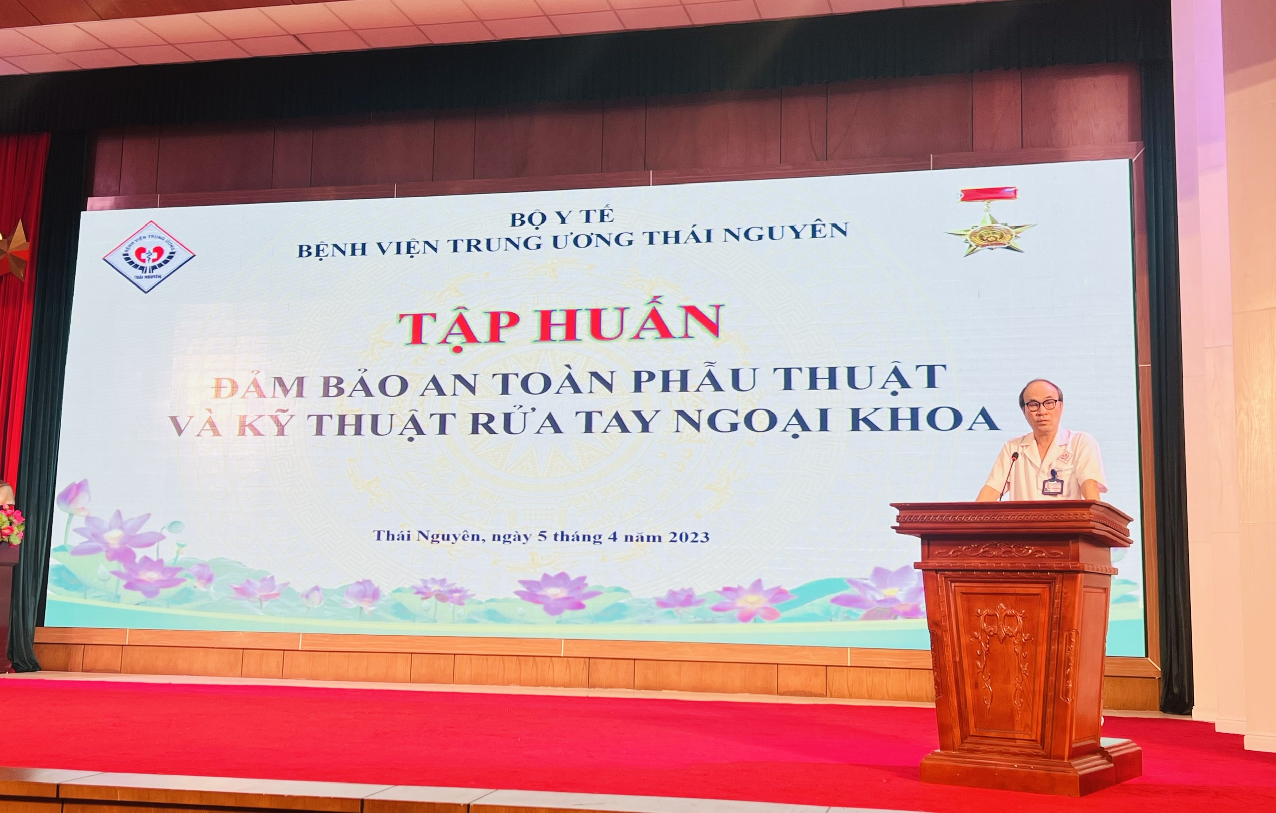 Tập huấn: ĐẢM BẢO AN TOÀN PHẪU THUẬT VÀ KỸ THUẬT RỬA TAY NGOẠI KHOA