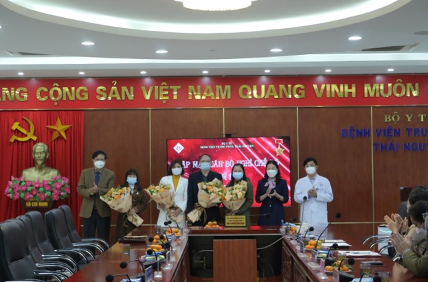 GẶP MẶT CÁN BỘ VIÊN CHỨC NGHỈ CHẾ ĐỘ NĂM 2021