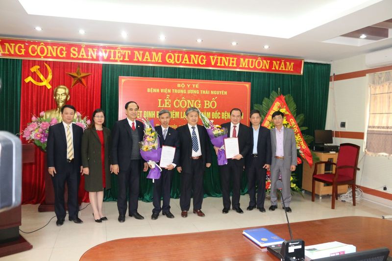 BỔ NHIỆM LẠI CHỨC VỤ PHÓ GIÁM ĐỐC BỆNH VIỆN